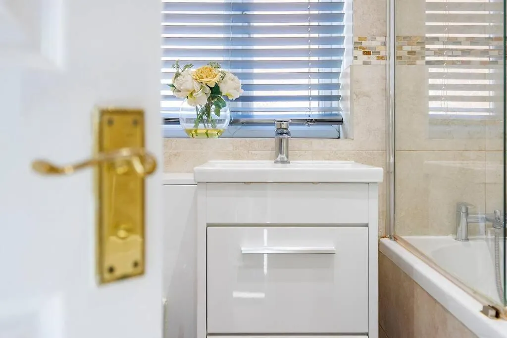 بيت للعطل فيلا Charming 2Bed House باركنغ المملكة المتحدة